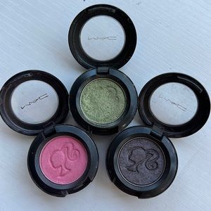MAC COSMETICS BARBIE LOVES MAC EYE SHADOW